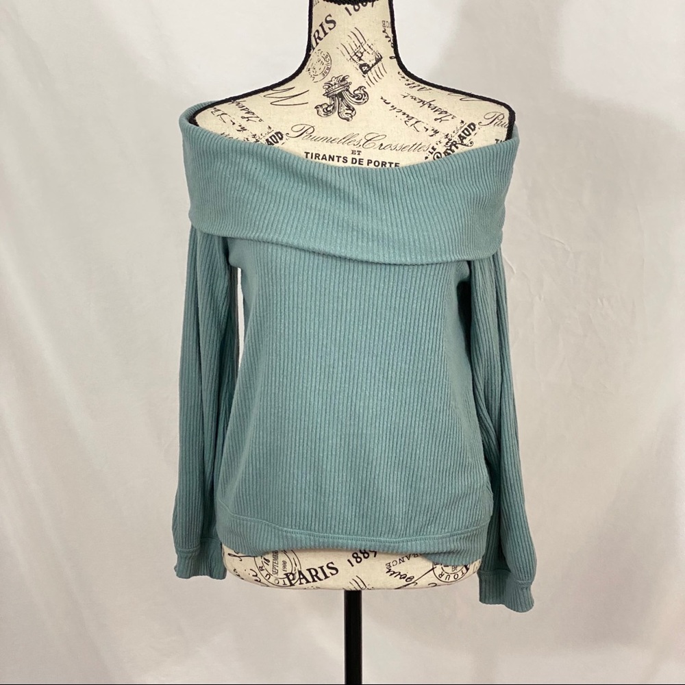 Abercrombie & Fitch Off Shoulder Ribbed Sweater